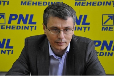 UN LIBERAL VREA CAMERE VIDEO ÎN SECȚIILE DE VOTARE