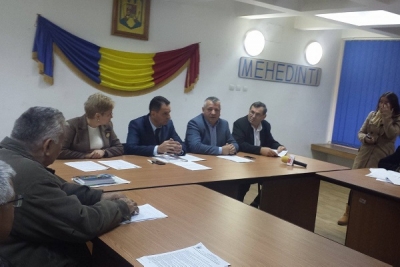 PRIMARUL PROMITE CĂ ÎN MAXIM 10 ZILE VA FI CĂLDURĂ