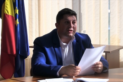 PRIMARUL ORȘOVEI, MAI PRESUS DE LEGE