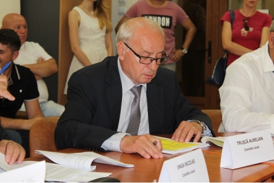 VICEPRIMARUL ORȘOVEI ÎNJURĂ LA ȘEDINȚE, CA UN BIRJAR