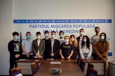 Tinerii din PMP Mehedinți iau atitudine împotriva eliminării gratuității CFR pentru studenți
