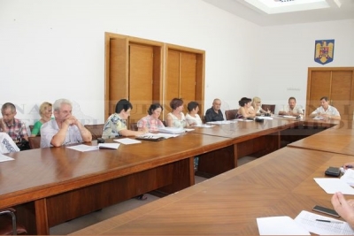 ALARMANT: PESTE 7.000 DE MEHEDINȚENI TRĂIESC PE SPINAREA STATULUI