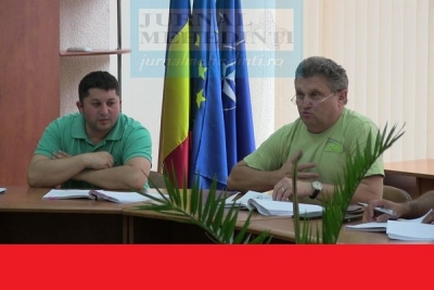 PRIMARUL CU LENTILE DE CONTACT SE REVOLTĂ