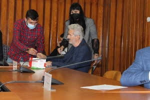 AROGANȚĂ! Costel Gherghe, fără mască la ședința de Consiliu Local