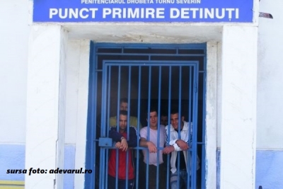 ANGAJAŢII DIN PENITENCIARE SE ALĂTURĂ PROTESTELOR