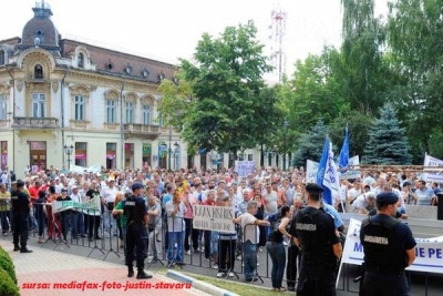 SALARIAȚII ROMAG VOR SĂ REIA PROTESTELE. APA GREA ÎN PERICOL!