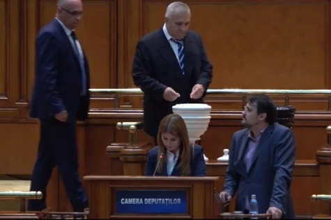 DEPUTATUL ALEXANDRU BĂLĂNESCU DEZMINTE VOTUL ÎMPOTRIVA MOȚIUNII