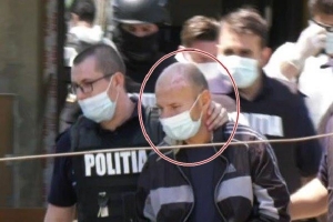 Criminalul i-ar fi turnat copilei benzină pe g&acirc;t