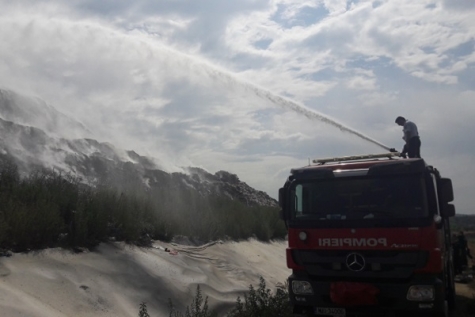INCENDIU LA GROAPA DE GUNOI: DEŞEURILE S-AU AUTOAPRINS