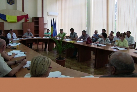 LA ORȘOVA NU SE GĂSESC BANI ȘI PENTRU TINERI SAU BĂTRÂNI