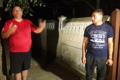 POLIŢIŞTII DIN VÂNJU MARE, ACUZAŢI DE VIOLENŢE