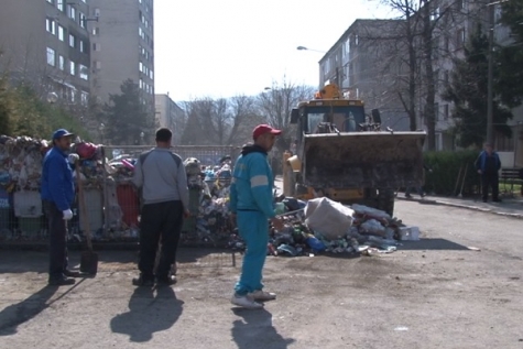 MOMENT ISTORIC: SE RIDICĂ GUNOIUL LA ORȘOVA