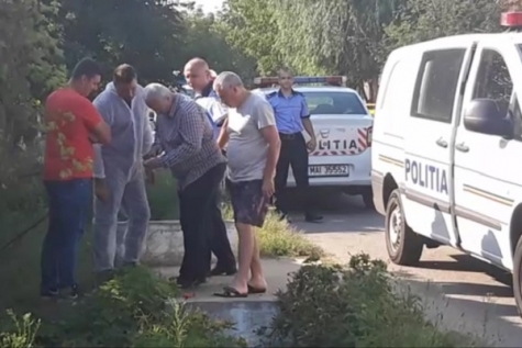 MACABRU: UN AN CU CADAVRUL TATĂLUI ÎN CASĂ (video)
