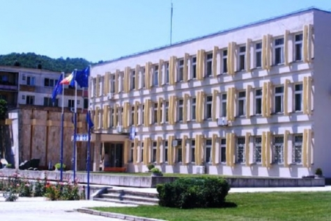 SCANDAL: BĂTRÂNII DIN ORȘOVA, AMĂGIȚI DE PRIMARUL STOICA CU PACHETE ȘI AJUTOR PE TIMP DE CRIZĂ (VIDEO, declarații șocante!)