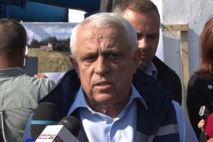 realitateademehedinti.net: PETRE DAEA  ȘI IRIGAȚIILE, LA SALCIA