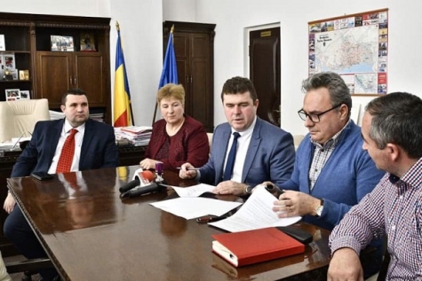ÎNCEPE ASFALTAREA PE DJ 606D, ÎNTRE BLIDARU ȘI COLAREȚ
