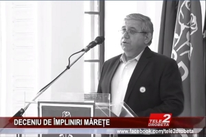 DECENIU DE &Icirc;MPLINIRI MĂREȚE