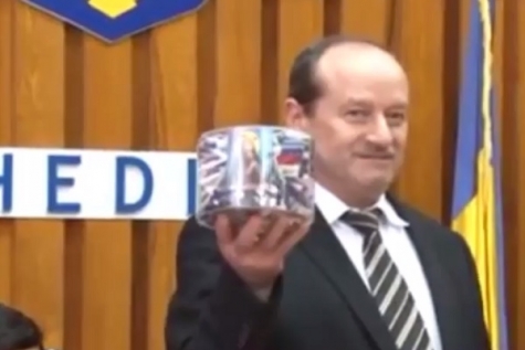 MISTERUL PIXURILOR GOALE, LĂSATE MOȘTENIRE LA PREFECTURĂ