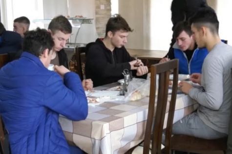 PERFORMANȚĂ CU BURTA GOALĂ, LA CSS ORȘOVA. CAMPIONII UMILIȚI