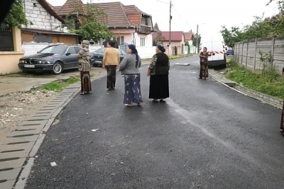 Descinderi în Strehaia, la palatele rromilor! Acțiuni fictive de reciclare a deşeurilor