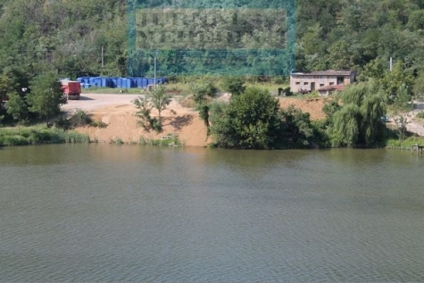LUCRĂRI SUSPECTE LA MALUL CERNEI, LÂNGĂ DOMENIUL PATRONULUI FLORICOLA