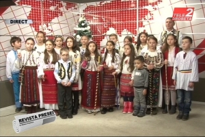 REVISTA PRESEI CU COLINDĂTORI &Icirc;N STUDIOUL TELE 2