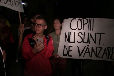 PROTEST DE AMPLOARE ÎN SATUL DIN CARE SORINA A FOST LUATĂ CU FORȚA